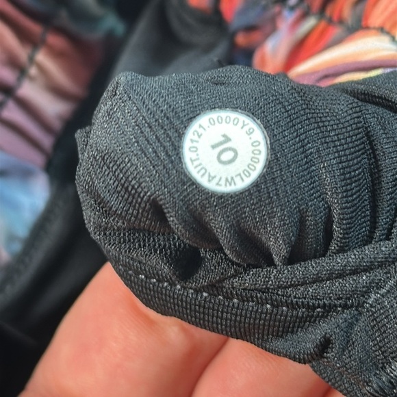 Lululemon Hotty Hot Short II *Long 4" Chroma Fusion Multi / Black - Picture 4 of 6